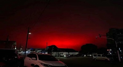 Sky turns red in Shanghai